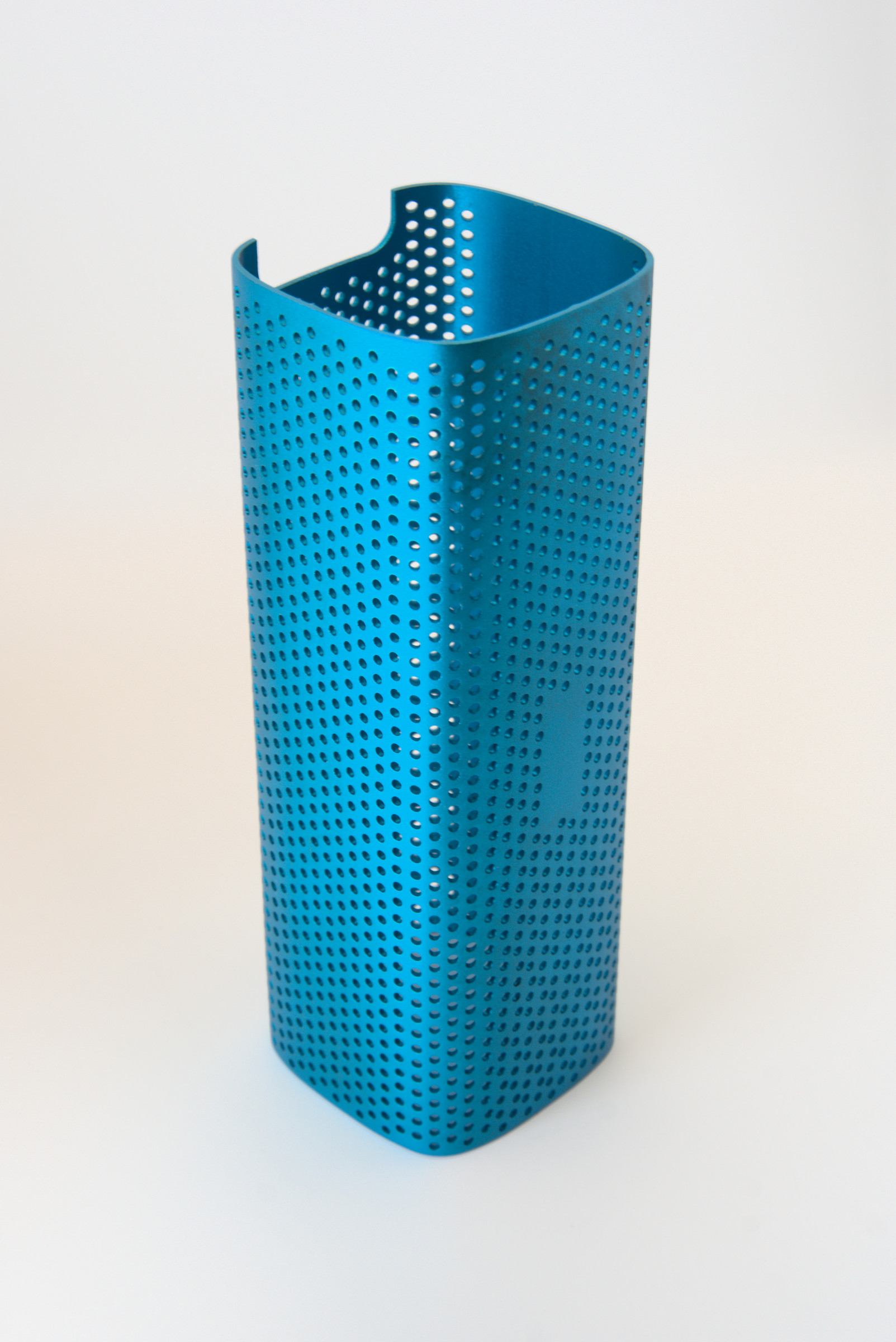 Perforated Long Housing — Blue and Black / 蓝黑双色圆孔长筒外壳,蓝色款,整体外观