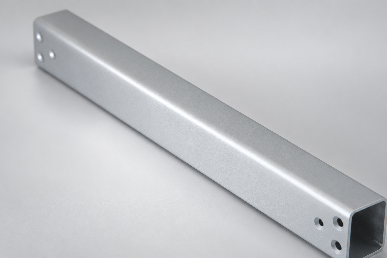 Silver-Tone Square Tube with Three-Hole Ends / 银色三孔方管,长管外观